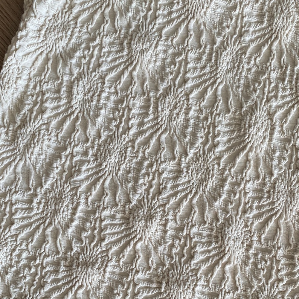 Textured Tank Top - Picture 4 of 4